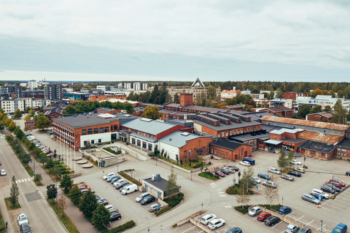 Hyvinkään Torikatu 6-8 kiinteistöön vaihdettiin älylämmönjakokeskus ja päivitettiin kaukolämpötuotteeksi fiksulämpö